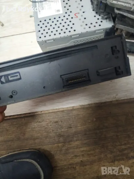 USB / CD Плейър за Автомобил Pioneer DEH-S520BT, снимка 1