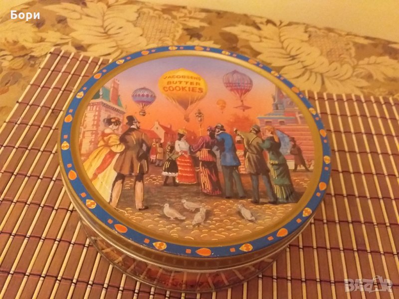 Метална кутия от бисквити релефна, снимка 1