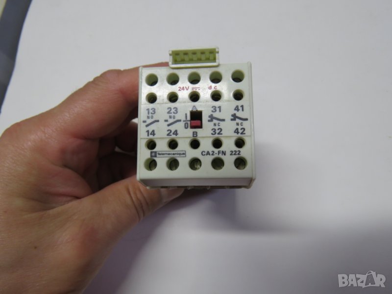 контактор  захранване 24 волта право два нормално отворени и два нормално затворени контакта , снимка 1