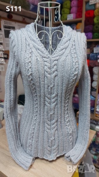Уникален дамски зимен пуловер, ръчно плетиво, размер S, снимка 1