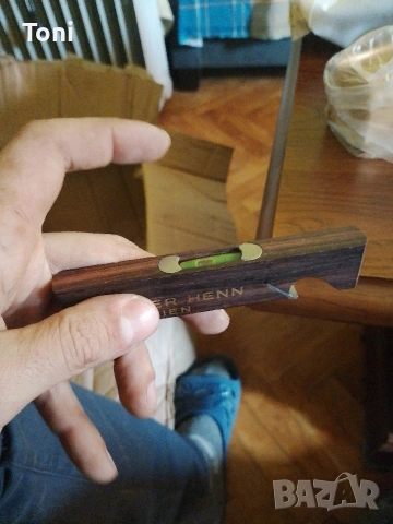 отварачка за алкохол с нивелир Bruder henn wien масивно дърво, цената е по договаряне , снимка 4 - Колекции - 53453375