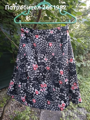 Красива черна пола на цветя, снимка 1