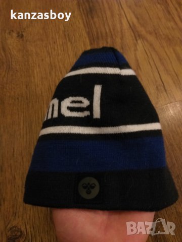 hummel - страхотна зимна шапка КАТО НОВА, снимка 6 - Шапки - 34971579