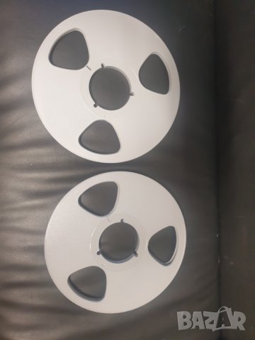 Лот от две 26,5см 10,5" магнетофонни пластмасови ролки Polyline. В много добро състояние. Двете 70, снимка 1
