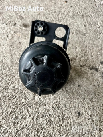 Казанче хидравлична течност БМВ Е90 91 BMW, снимка 2 - Части - 52327113