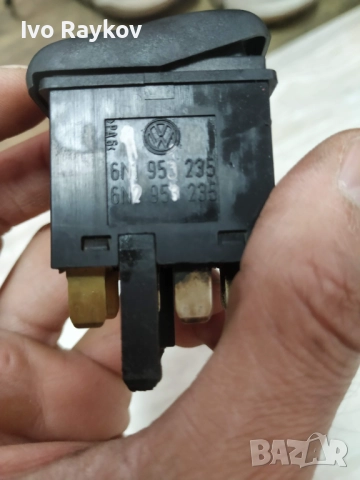 Бутон аварийни светлини за Volkswagen Polo Hatchback II , 6N1 953 235, снимка 4 - Части - 51477694