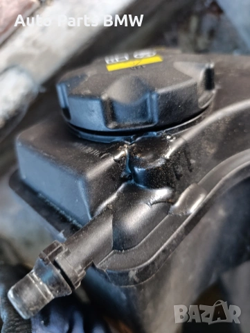 Казанче охладителна система BMW E90 E91 E92 E93 Казанче вода Разширителен съд, снимка 2 - Части - 53206638