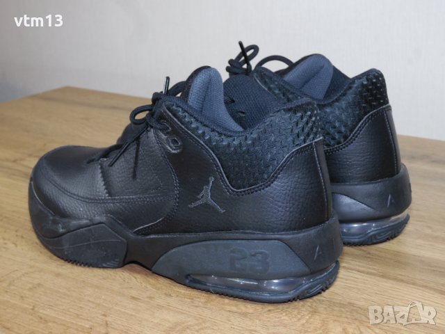 Air Jordan Max Aura 3 "Black" - 38 номер Оригинални! кожени, снимка 3 - Маратонки - 39555938