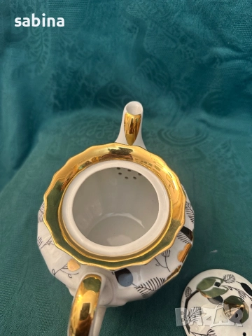 Чайник, захарница, латиера от сервиз за чай Златна роза, Вернилки, снимка 3 - Сервизи - 52182291