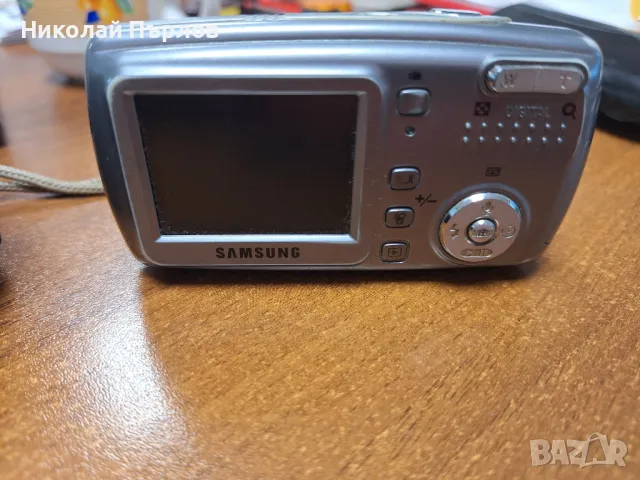 Продавам фотоапарат в коплект със зарядно за батерии, снимка 3 - Фотоапарати - 47852460