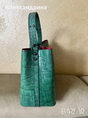 Зелена Дамска чанта от естествена кожа , снимка 3 - Чанти - 51943986
