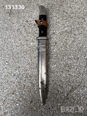 Продавам нож на дневалния  