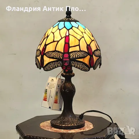 Настолна лампа в стил Тифани – модел „Синьо водно конче“