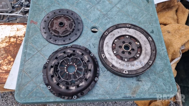 съединител маховик 1.9 131 6ск Пасат 5.5 VW PASAT PASSAT suedinitel mahovik, снимка 2 - Части - 49351536