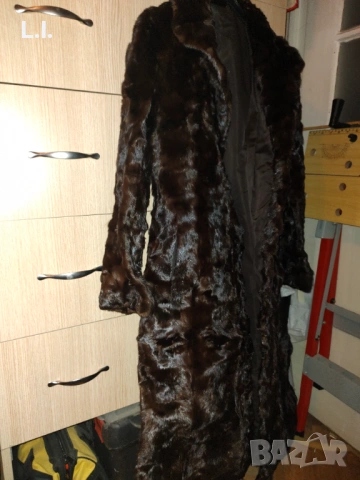 Дамско палто от черна норка 