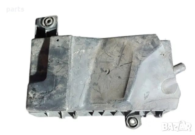 Долна Част Филтърна Кутия VW Голф 4
- 9008147