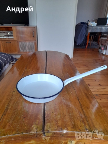 Стар емайлиран тиган #6