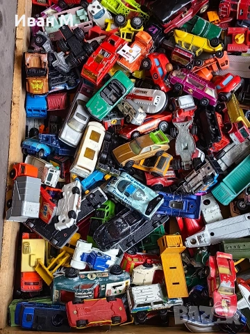 Лот стари метални колички около 300 бр, снимка 5 - Антикварни и старинни предмети - 52824859