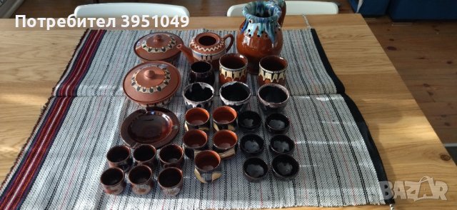 Стари керамични съдове + престилка от народа носия

, снимка 7 - Декорация за дома - 43822877