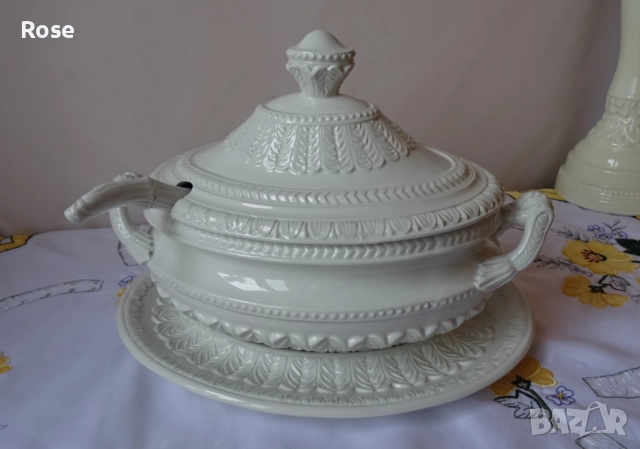 Супник бяла глазирана керамика, ръчно изработен , внос от  Италия.  