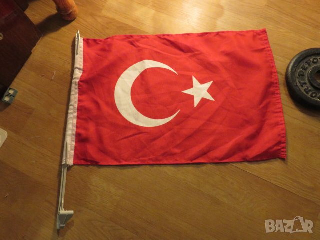 Турски флаг с полумесецът и звездата, турско знаме с щифт за закачане