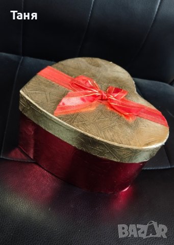 Подаръчна кутия с формата на сърце и кутия за бижута, снимка 2 - Колиета, медальони, синджири - 43324586
