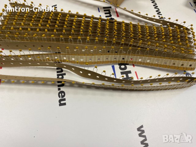  Керамични кондензатор MLCC - изведени 2200pF 50volts 10% 5.0mmX7R K222K10X7RF5UH5, снимка 2 - Друга електроника - 43970461