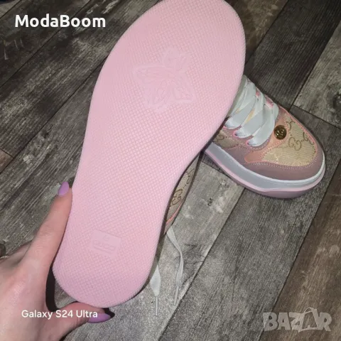 Gucci дамски маратонки НАМАЛЕНИЕ 🏷️, снимка 2 - Маратонки - 48696550