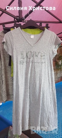 Продавам нощница номер S