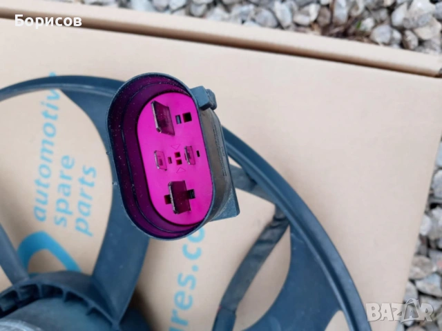 Продавам вентилатор за радиатор vag 1K0 959 455 DM, снимка 2 - Части - 53211516