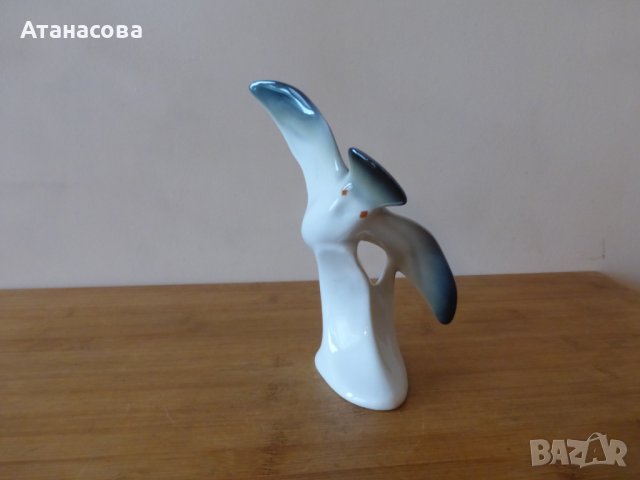 Немска порцеланова фигура птица Буревестник 1970 г статуетка, снимка 5 - Статуетки - 43576351