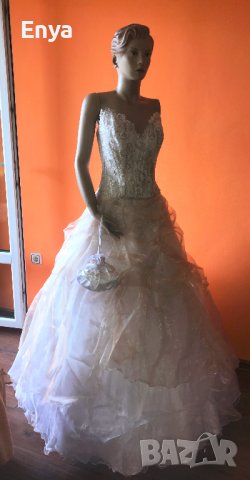Булчинска рокля №6 - НОВА ! С воал, чанта, ръкавици и венче, снимка 1 - Сватбени рокли - 37367742