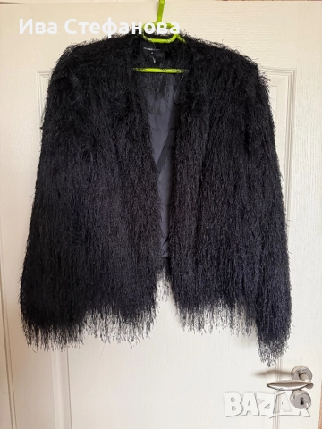 Уникално ново елегантно официално парти коктейлна черно рошаво сако жилетка наметка болеро 