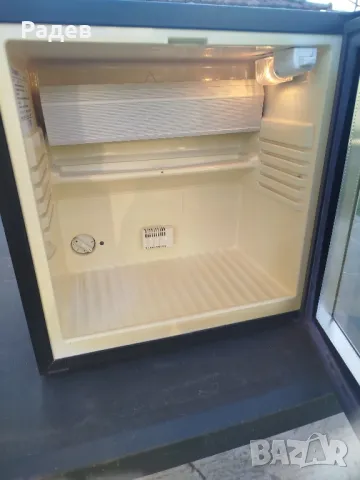 мини хладилна витрина dometic дометик хладилник, снимка 2 - Хладилници - 48867442