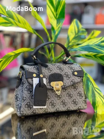 Guess дамски чанти Различни цветове , снимка 9 - Чанти - 48854304