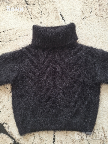 Продавам топло меко поло за момиче