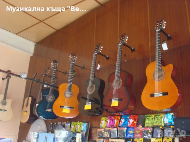 Класически китари Valencia, размер 4/4, снимка 1 - Китари - 27576931