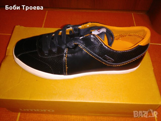 Мъжки спортни обувки в черно " Umbro ",внос от Англия-естествена кожа,вътрешна част-текстил,олекотен, снимка 3 - Маратонки - 26522403