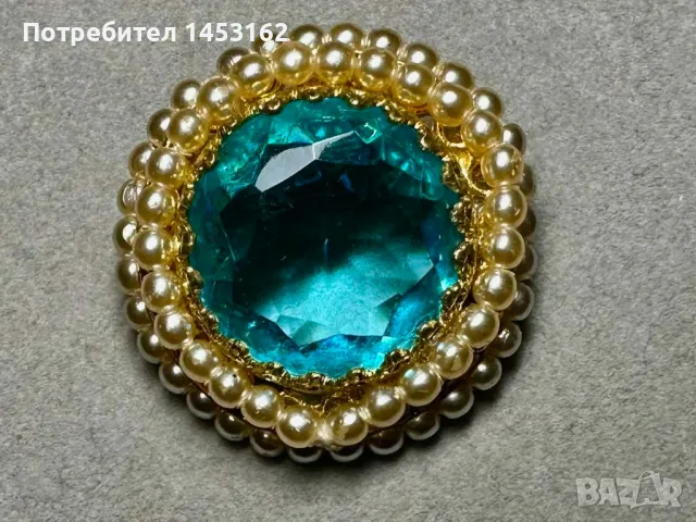 Старинна брошка