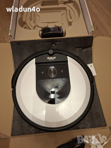 Робот-прахосмукачка iRobot Roomba i7 смарт модел