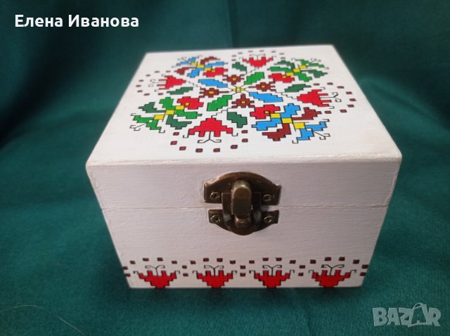 Дървена кутия за бижута с ръчно рисувани шевици, снимка 1 - Български сувенири - 39696472