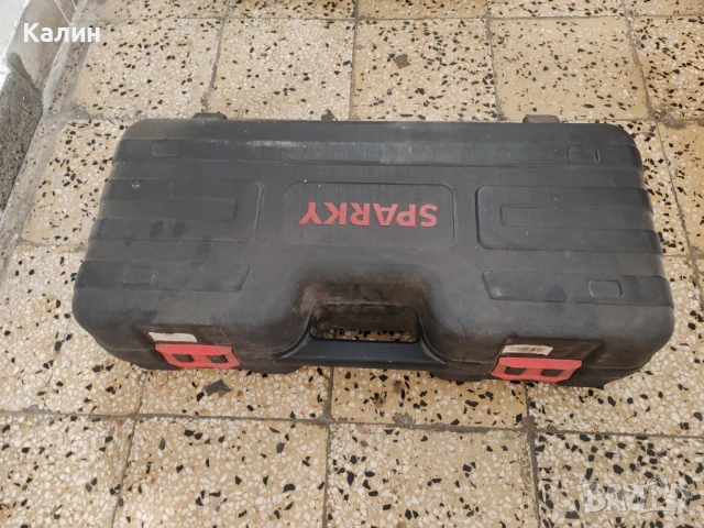 Куфар за голям ъглошлайф 