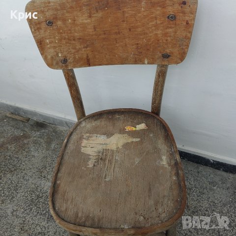 Дървен трапезен стол