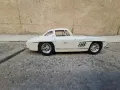 Mercedes Banz 300SL Burago Italy 1:18 метален ретро модел, снимка 4