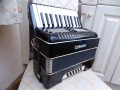 Акордеон Велтмайстер 12 баса, снимка 1