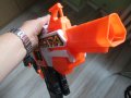 Оригинален Nerf бластер с комплект батерии и кутия, снимка 3