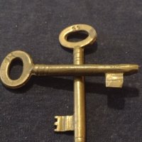 Два стари редки бронзови ключа от соца с номера за КОЛЕКЦИОНЕРИ 12366, снимка 5 - Други ценни предмети - 43267848
