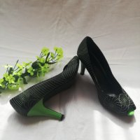 Ефектни дамски обувки със зелен ток, снимка 2 - Дамски елегантни обувки - 28556733
