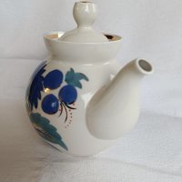 Порцеланов чайник - СССР, снимка 2 - Аксесоари за кухня - 43438433