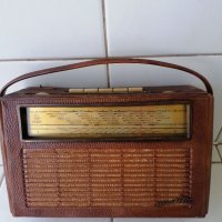 Старо радио PHILIPS , снимка 1 - Антикварни и старинни предмети - 36900573
